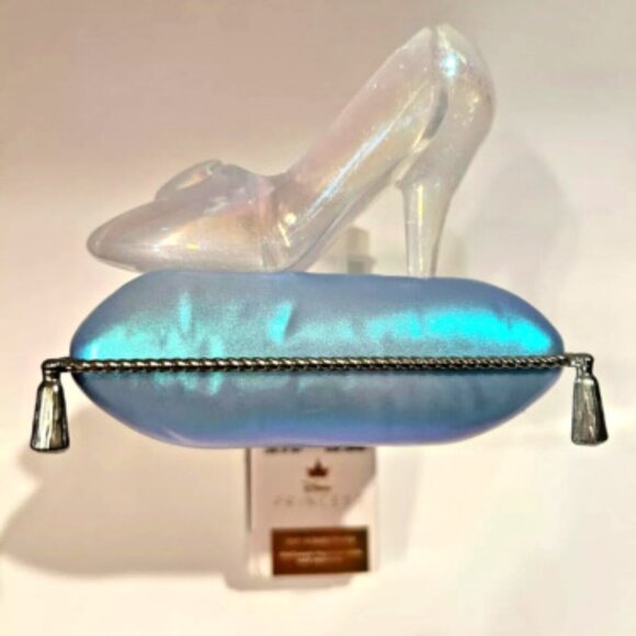Bath & Body Works Disney Princess Cinderella Slipper Light Up Wallflower Plug In - Picture 1 of 5